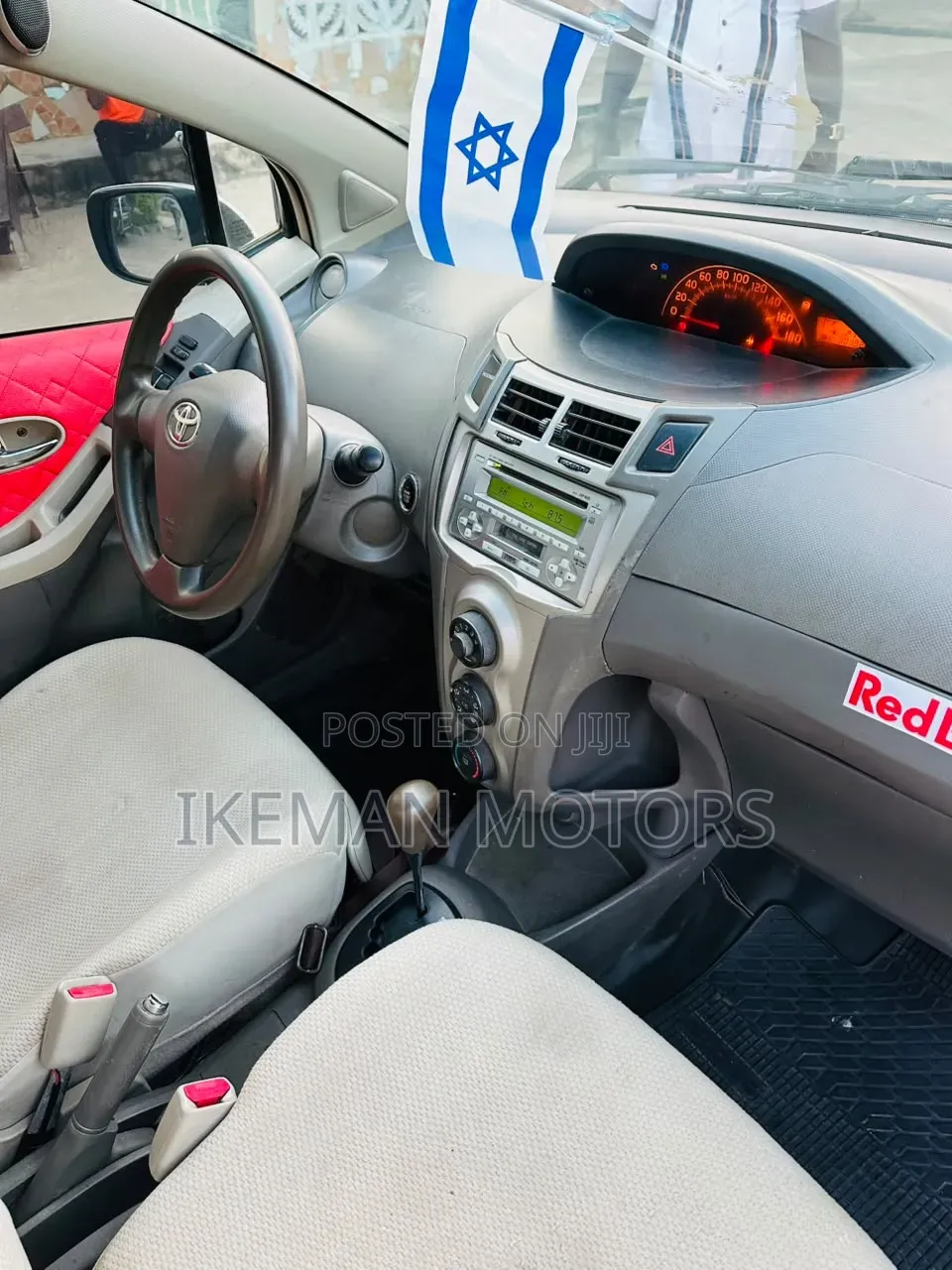 Toyota Vitz 2010 White