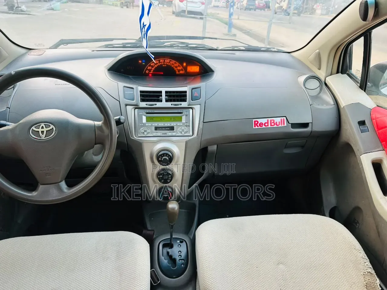 Toyota Vitz 2010 White