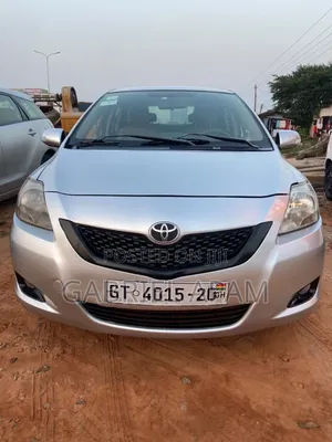 Toyota Belta 2010 Silver