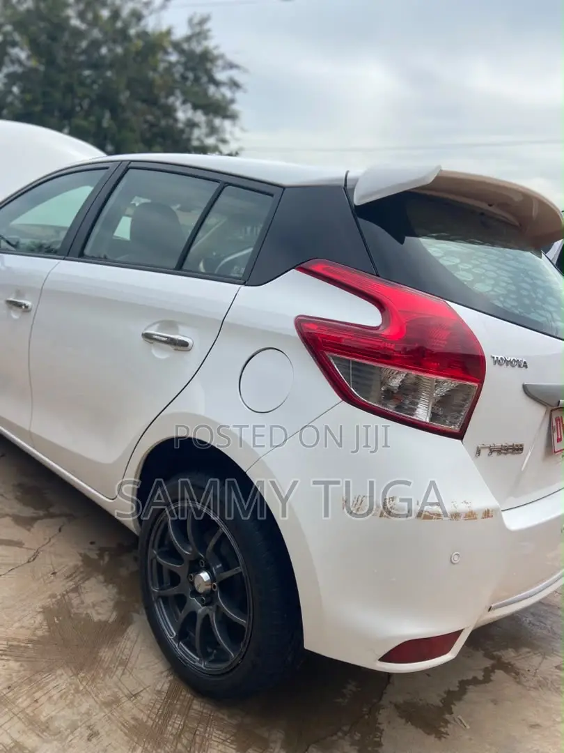 Toyota Yaris 2014 White