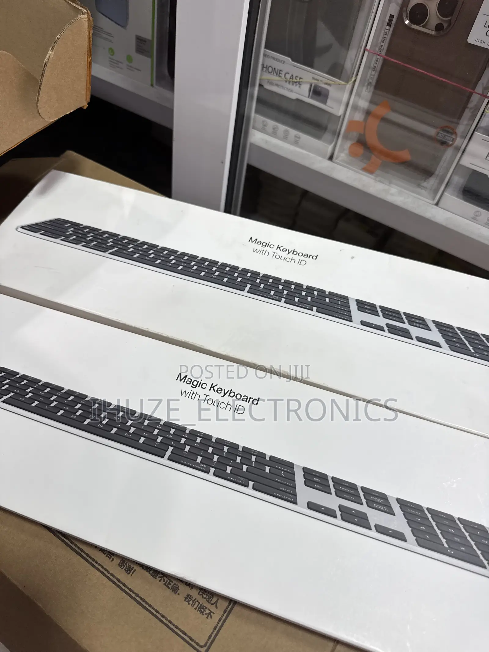 Black Magic Keyboard (Touch ID/Numeric Keypad) - USB-C