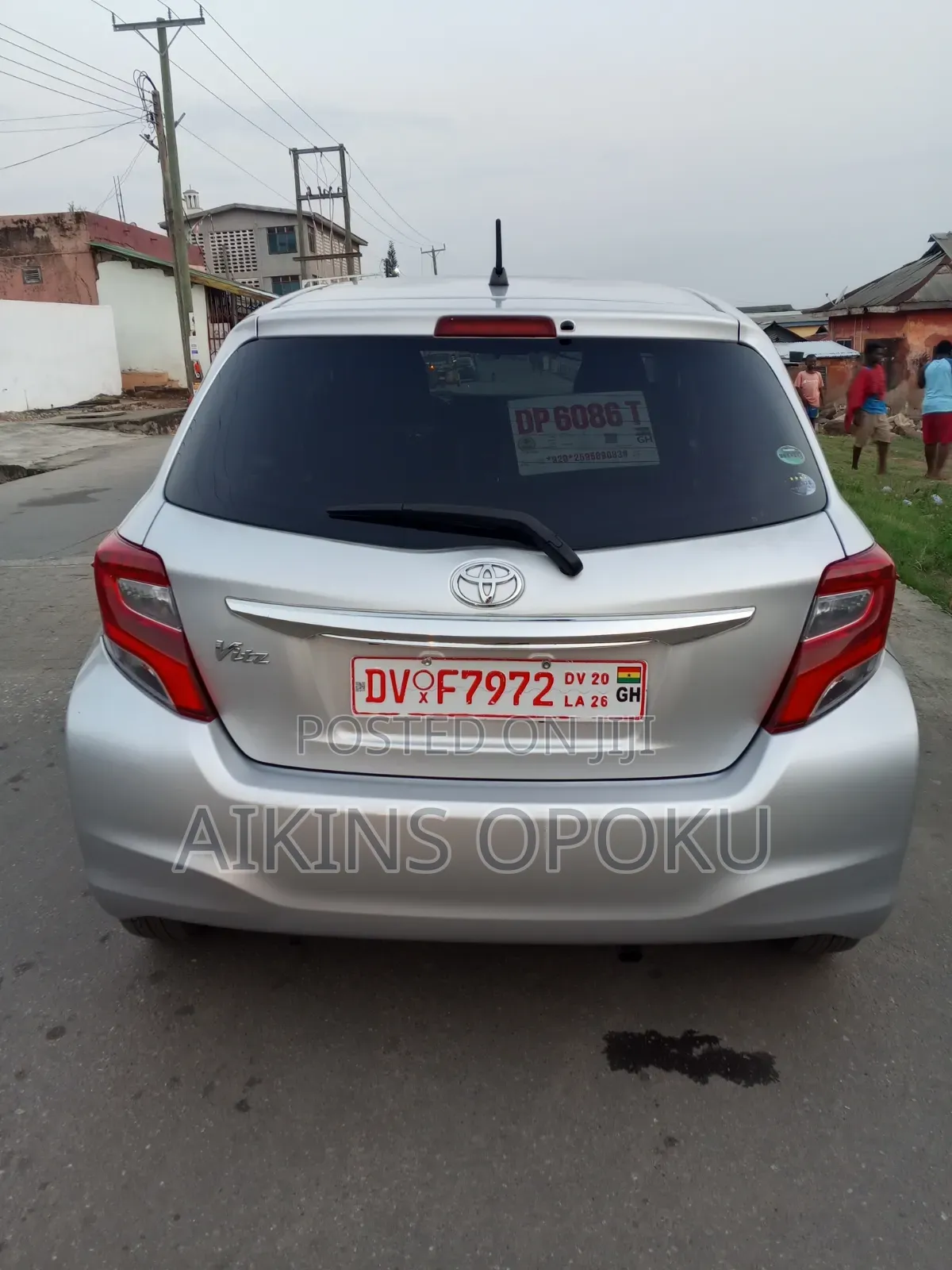 Toyota Vitz 2016 Silver