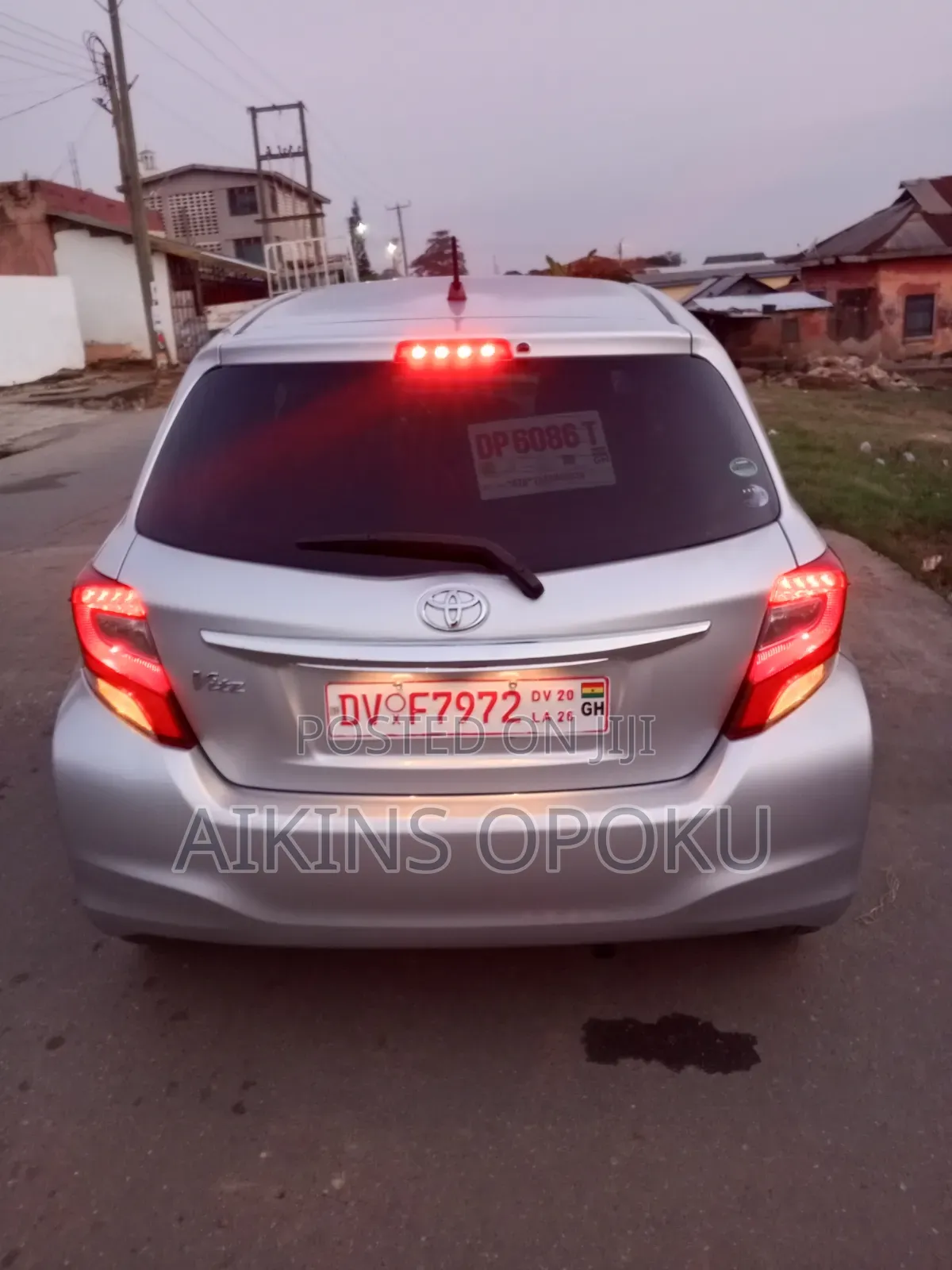 Toyota Vitz 2016 Silver