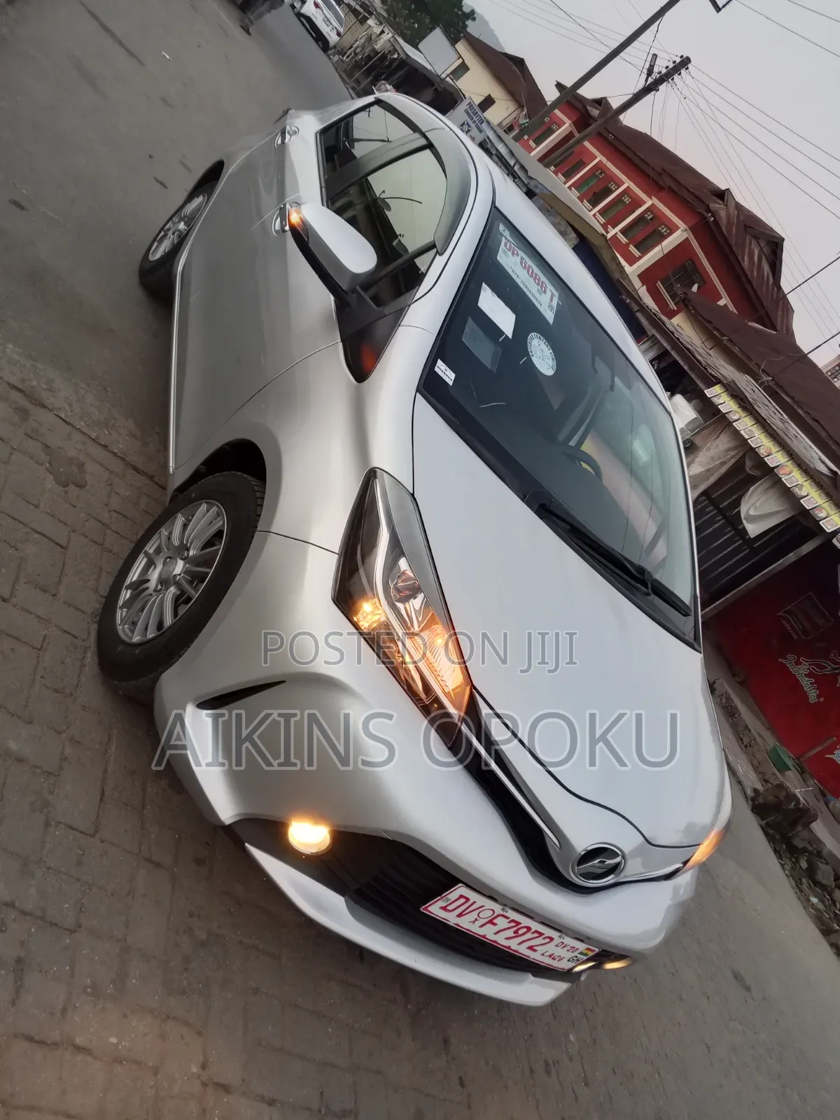 Toyota Vitz 2016 Silver