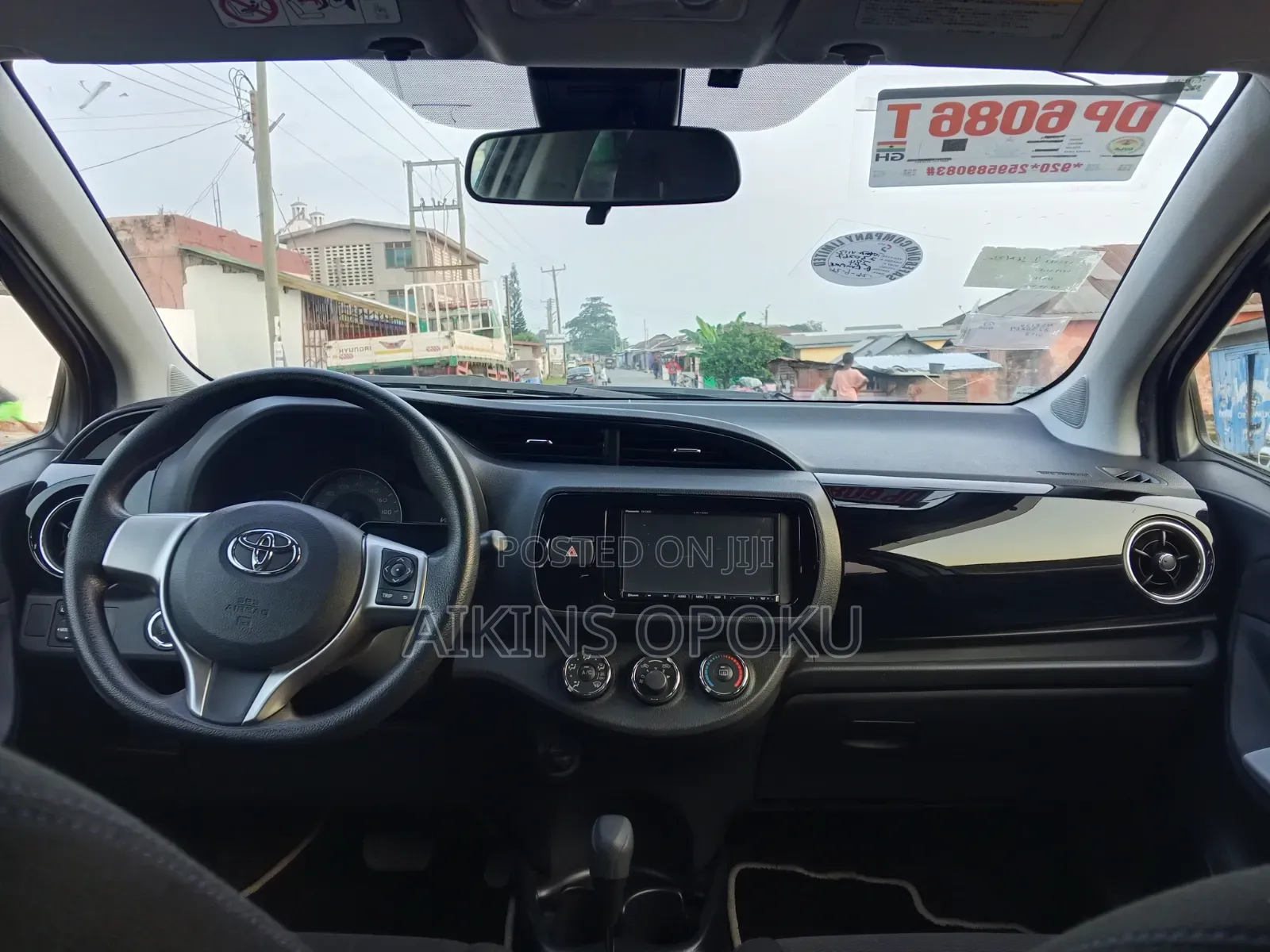 Toyota Vitz 2016 Silver