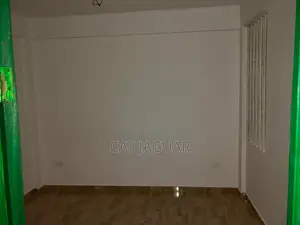 3bdrm Block of Flats in SSNIT Flats for sale