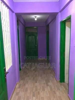 3bdrm Block of Flats in SSNIT Flats for sale