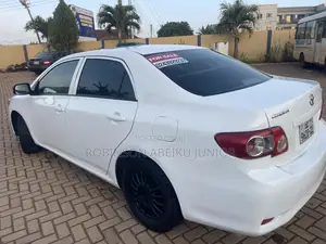 Toyota Corolla LE 4dr Sedan (1.8L 4cyl 4A) 2012 White