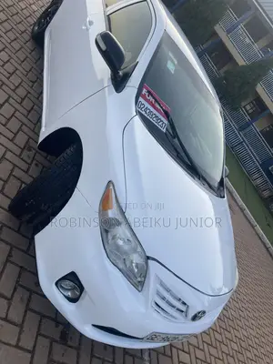 Toyota Corolla LE 4dr Sedan (1.8L 4cyl 4A) 2012 White