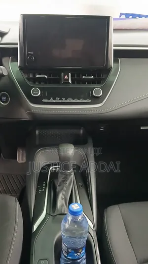 Toyota Corolla 2023 Silver