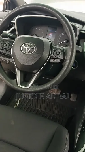 Toyota Corolla 2023 Silver