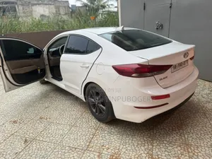 Hyundai Elantra 2017 White