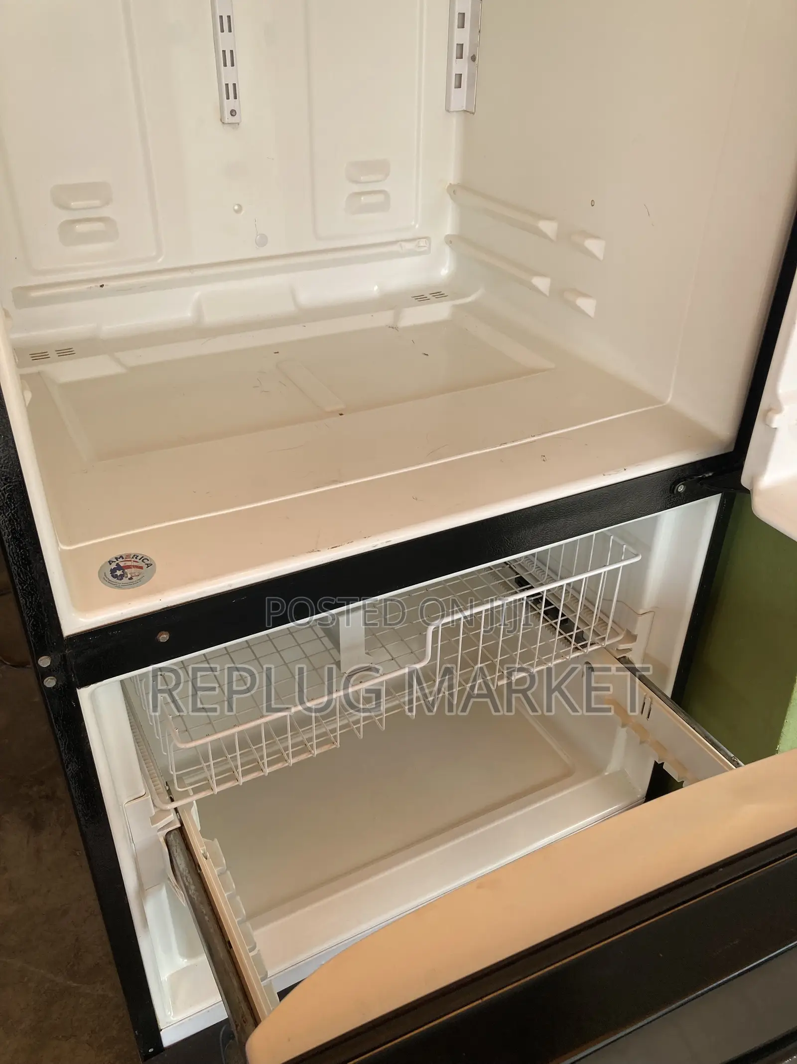 Whirlpool Bottom-Freezer Refrigerator