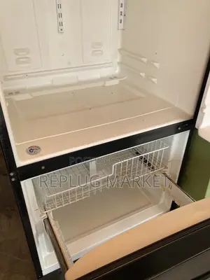 Whirlpool Bottom-Freezer Refrigerator