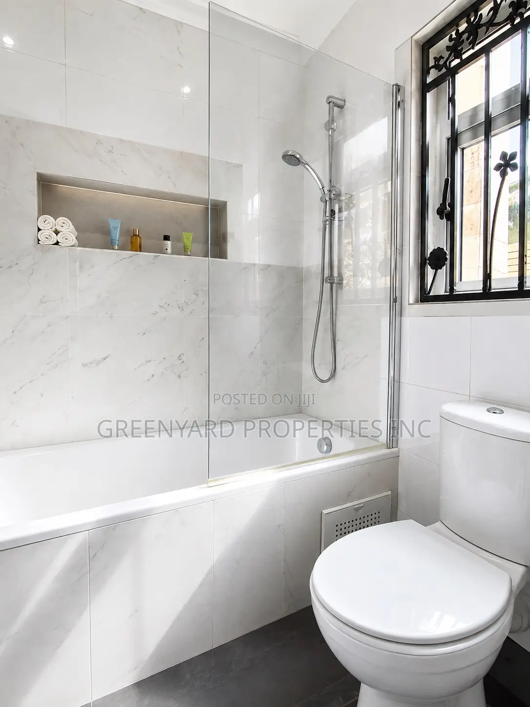 Furnished 2bdrm Apartment in Community 17, Spintex for sale