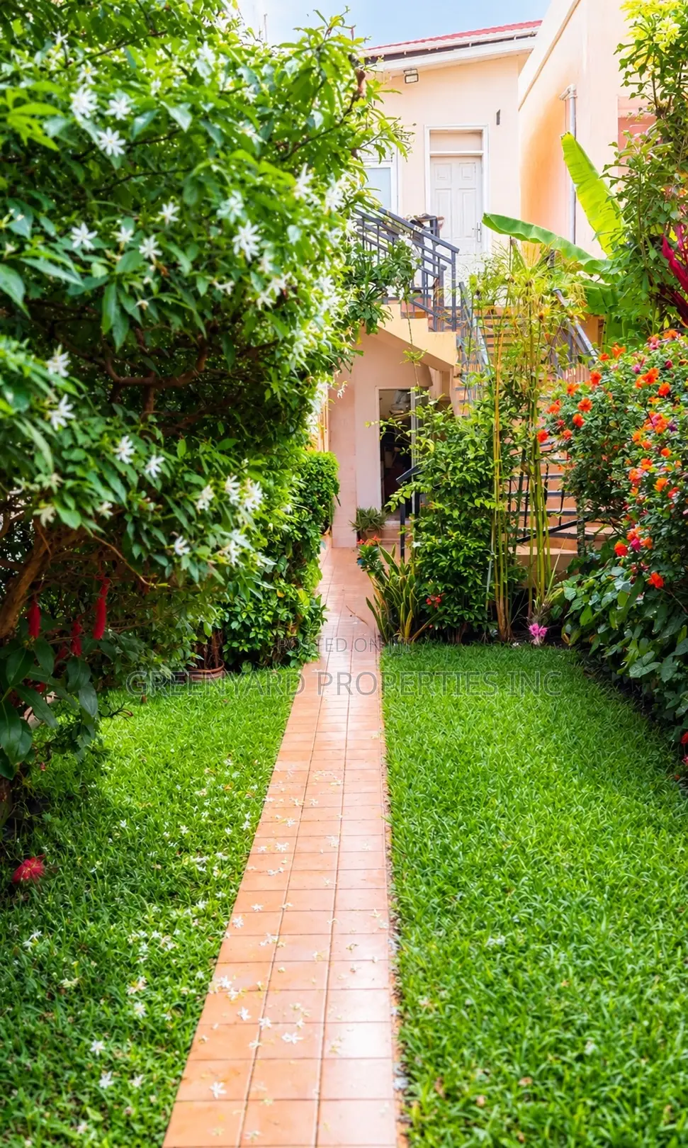 Furnished 2bdrm Apartment in Community 17, Spintex for sale