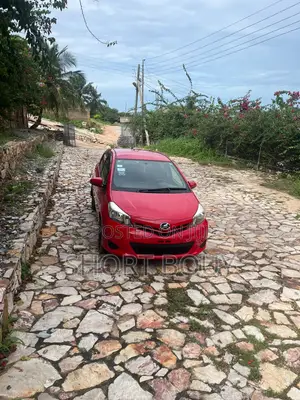 Toyota Vitz 1.5 FWD 5dr 2013 Red