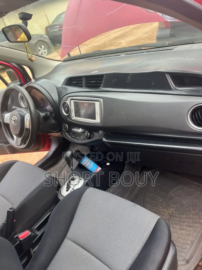 Toyota Vitz 1.5 FWD 5dr 2013 Red