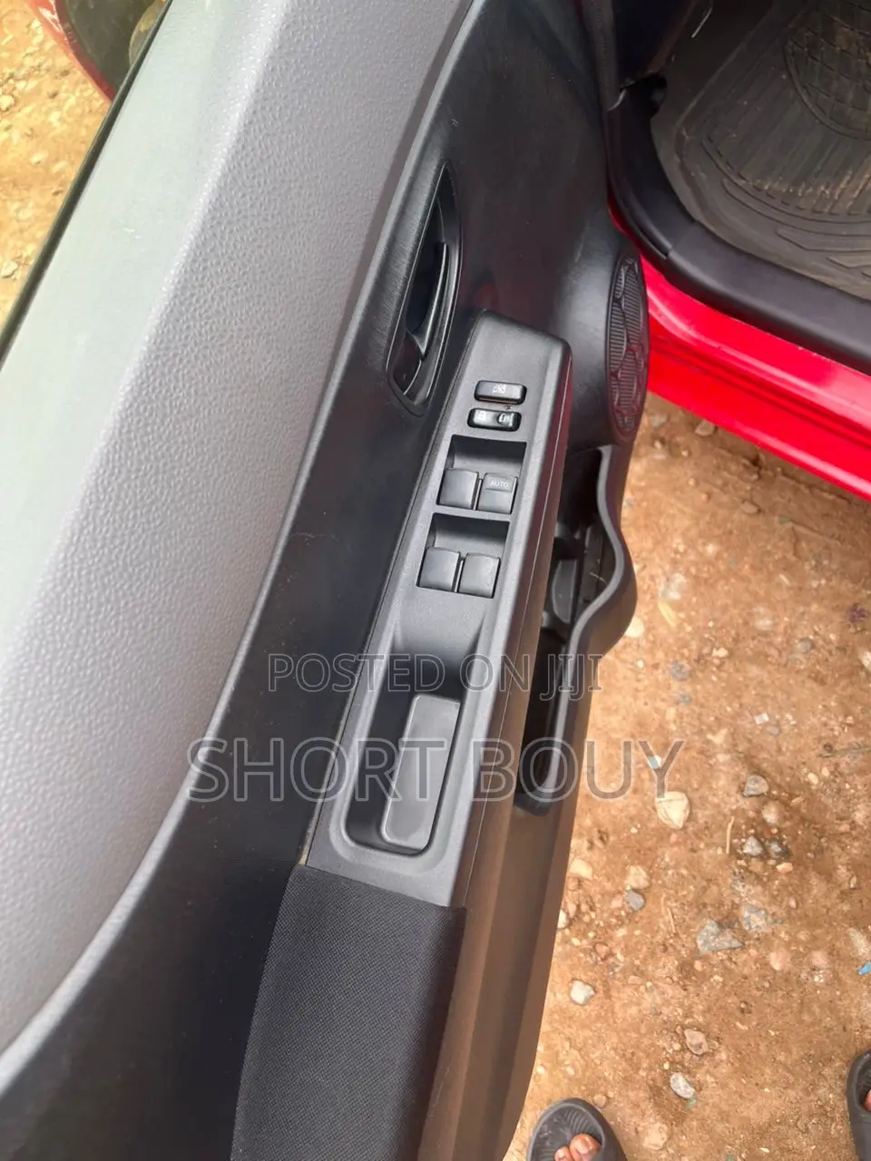 Toyota Vitz 1.5 FWD 5dr 2013 Red