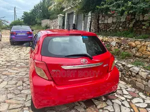 Toyota Vitz 1.5 FWD 5dr 2013 Red