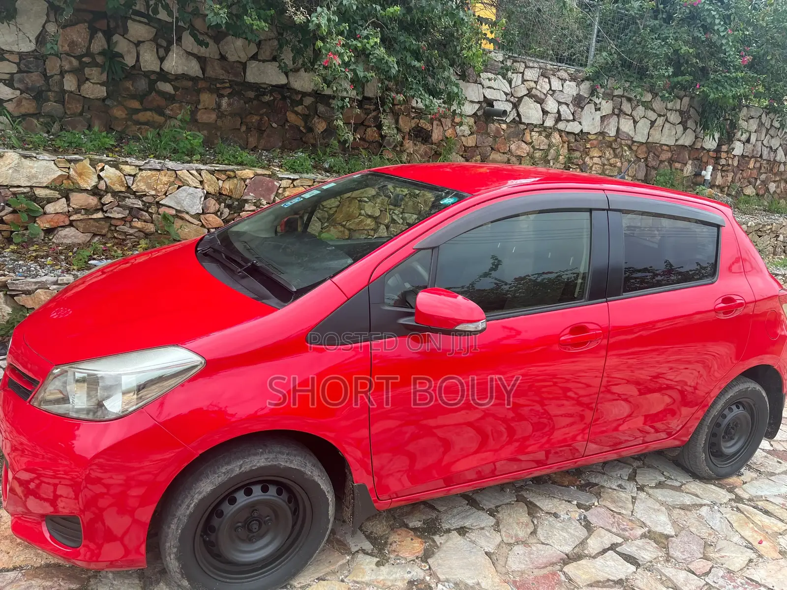 Toyota Vitz 1.5 FWD 5dr 2013 Red