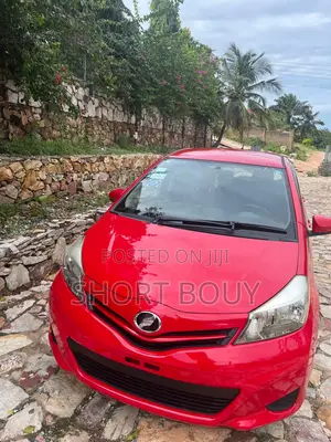 Toyota Vitz 1.5 FWD 5dr 2013 Red