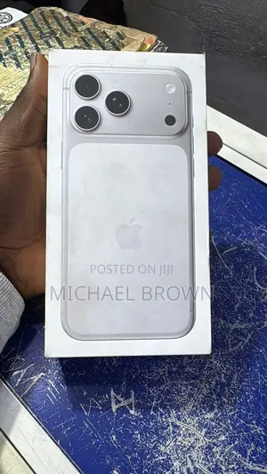 New Apple iPhone 17 Pro Max 256 GB Silver