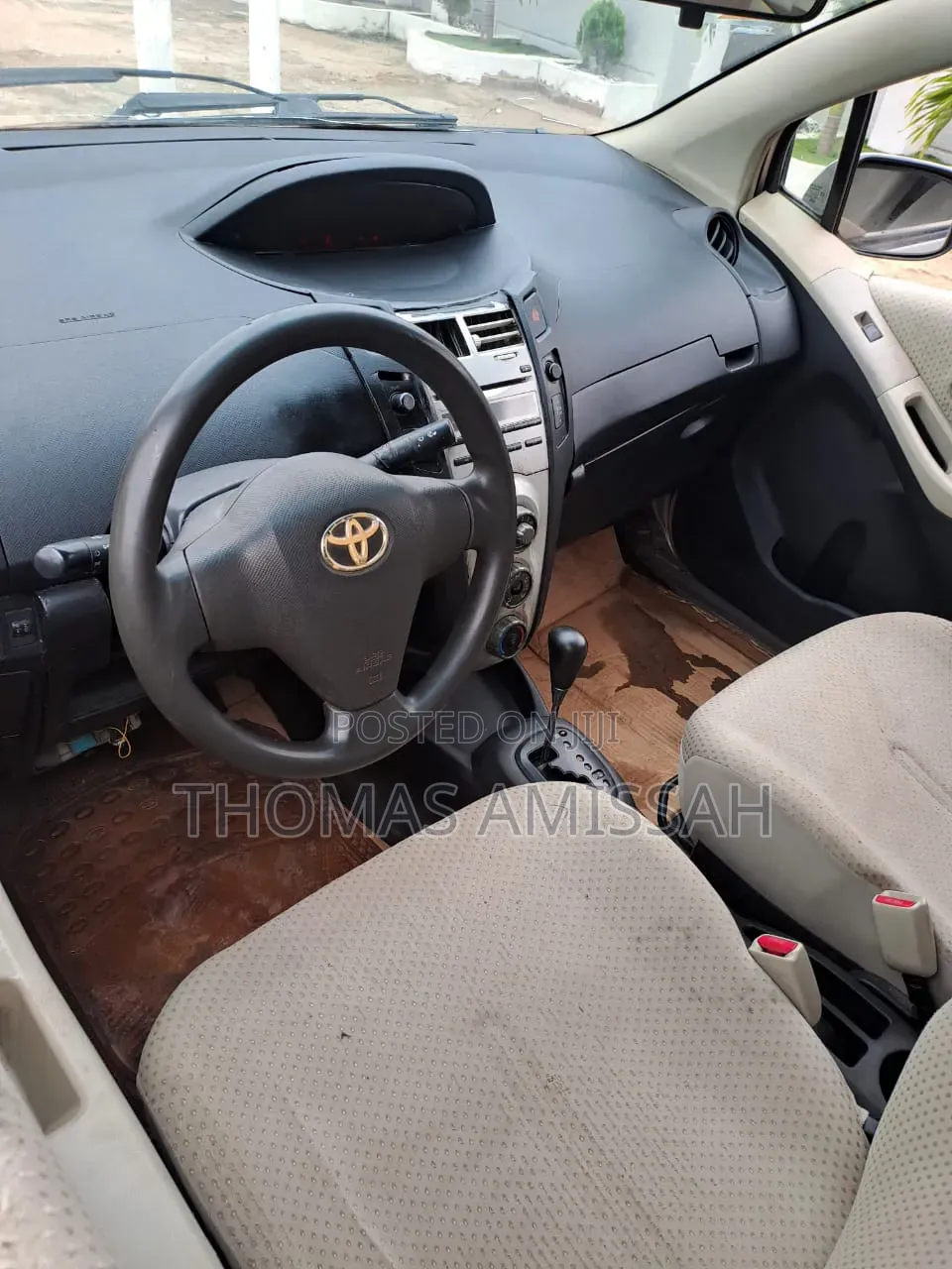 Toyota Vitz 2010 Gray