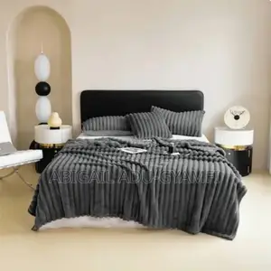 Funnel Blanket With Two Pillow Cases