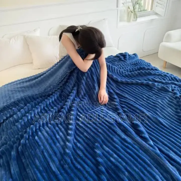 Funnel Blanket With Two Pillow Cases