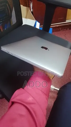 Laptop Apple MacBook Pro 2020 16GB Apple M1 SSD 256GB