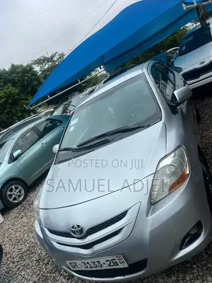 Toyota Yaris 2010 Silver