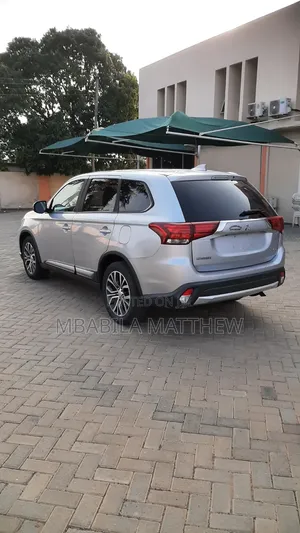 Mitsubishi Outlander 2017 Silver
