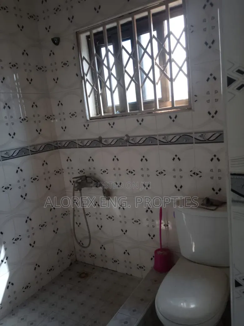 2bdrm Apartment in Adenta, Commandos for rent