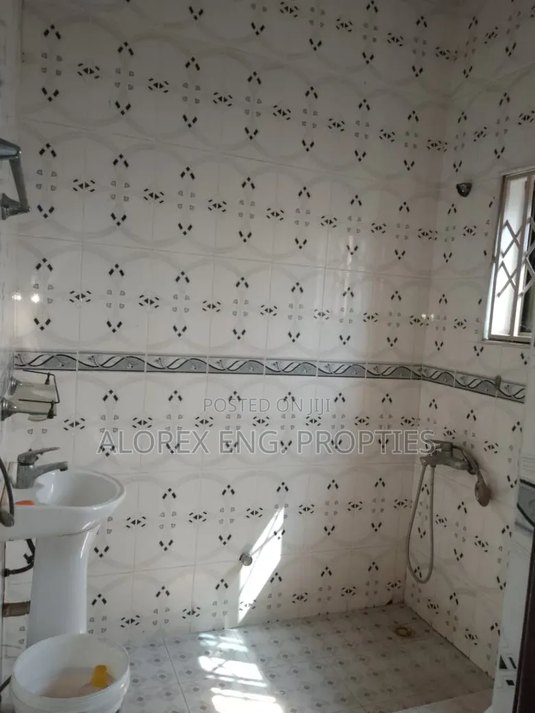 2bdrm Apartment in Adenta, Commandos for rent