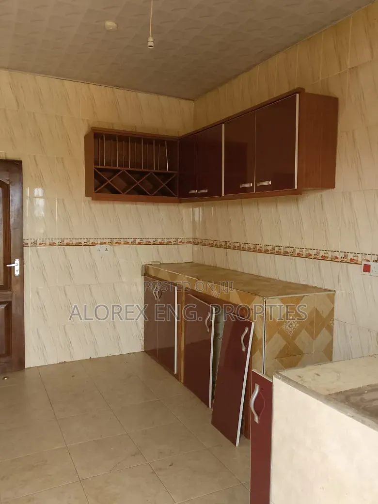 2bdrm Apartment in Adenta, Commandos for rent