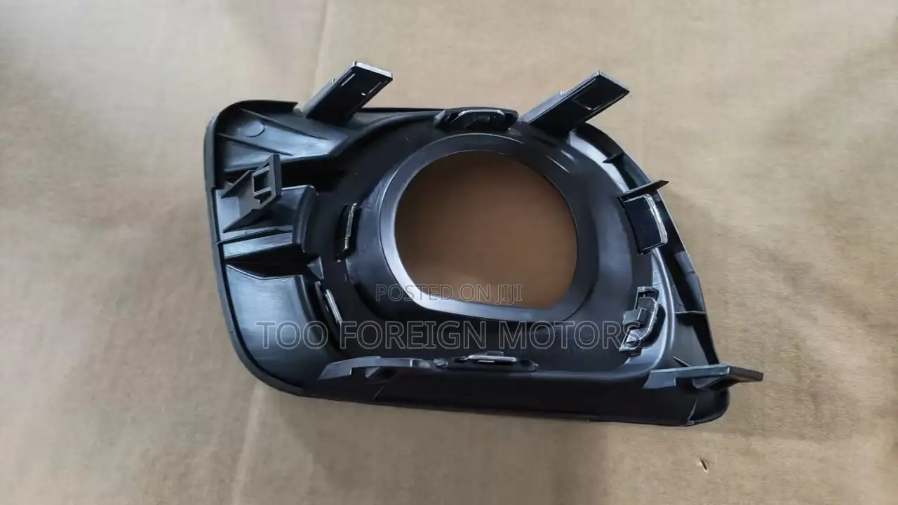 Matrix /Vibe 2009-2010 Fog Lamp Covers Available