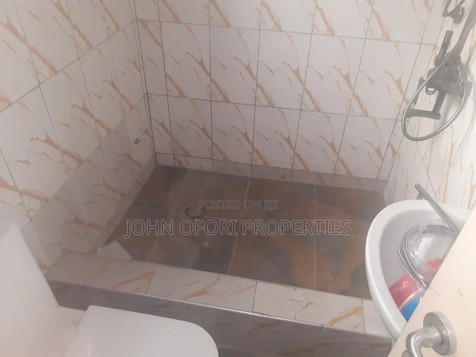 2bdrm Apartment in Kentinkrono Nsenie, Kumasi Metropolitan for rent