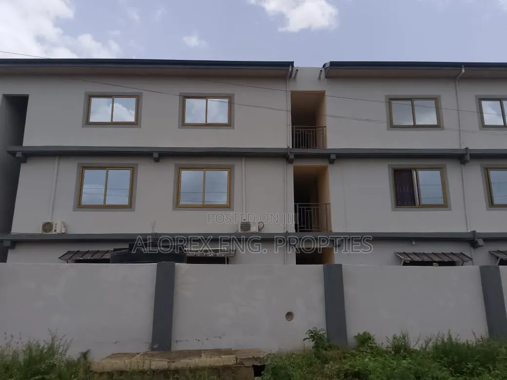 2bdrm Apartment in Adenta, Commandos for rent