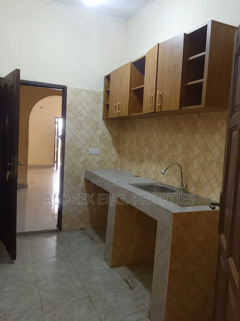 2bdrm Apartment in Adenta, Commandos for rent