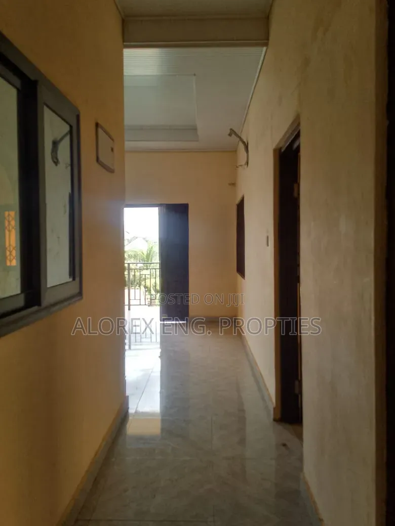 2bdrm Apartment in Adenta, Commandos for rent