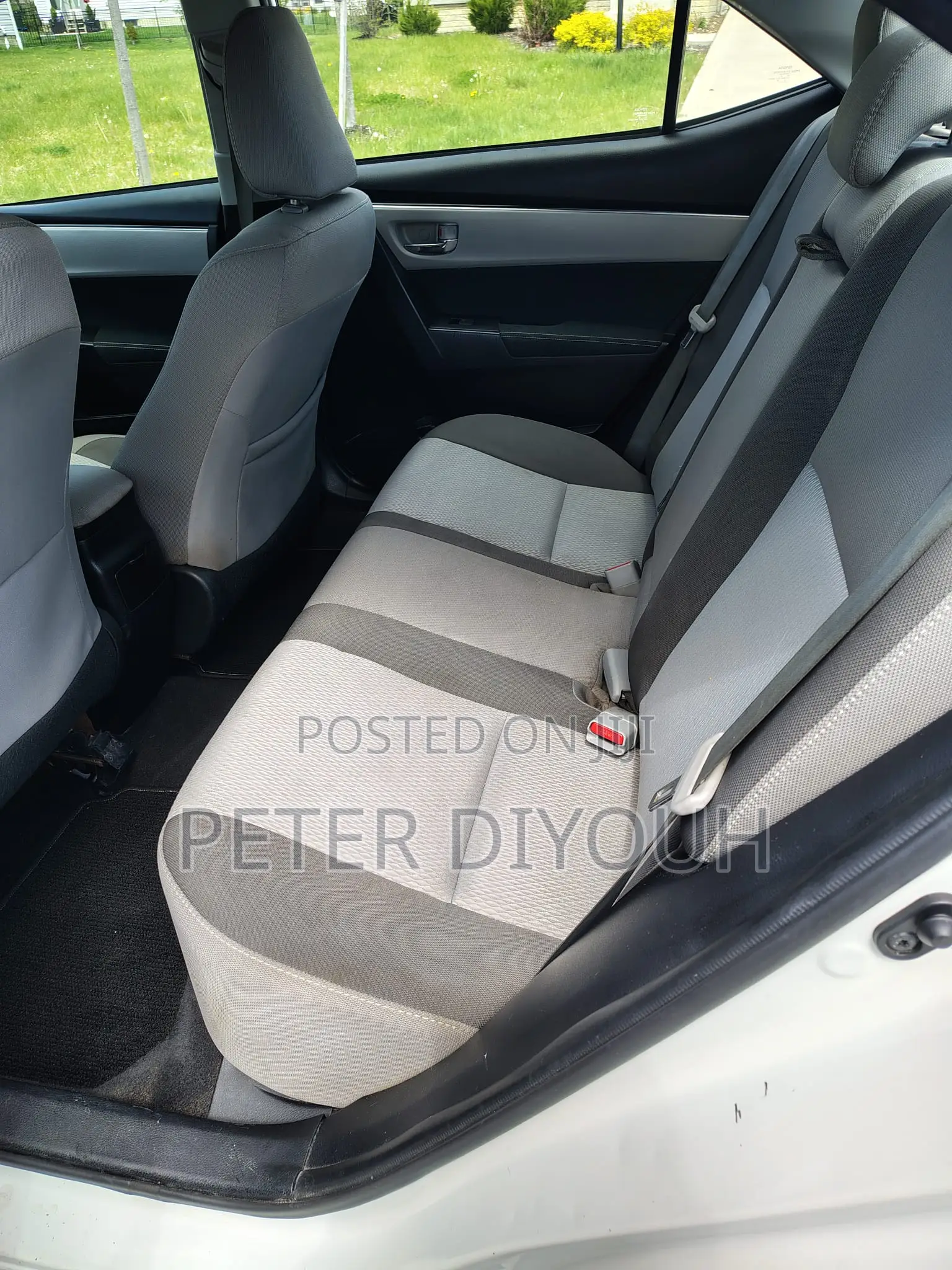 Toyota Corolla LE 4dr Sedan (1.8L 4cyl CVT) 2017 White