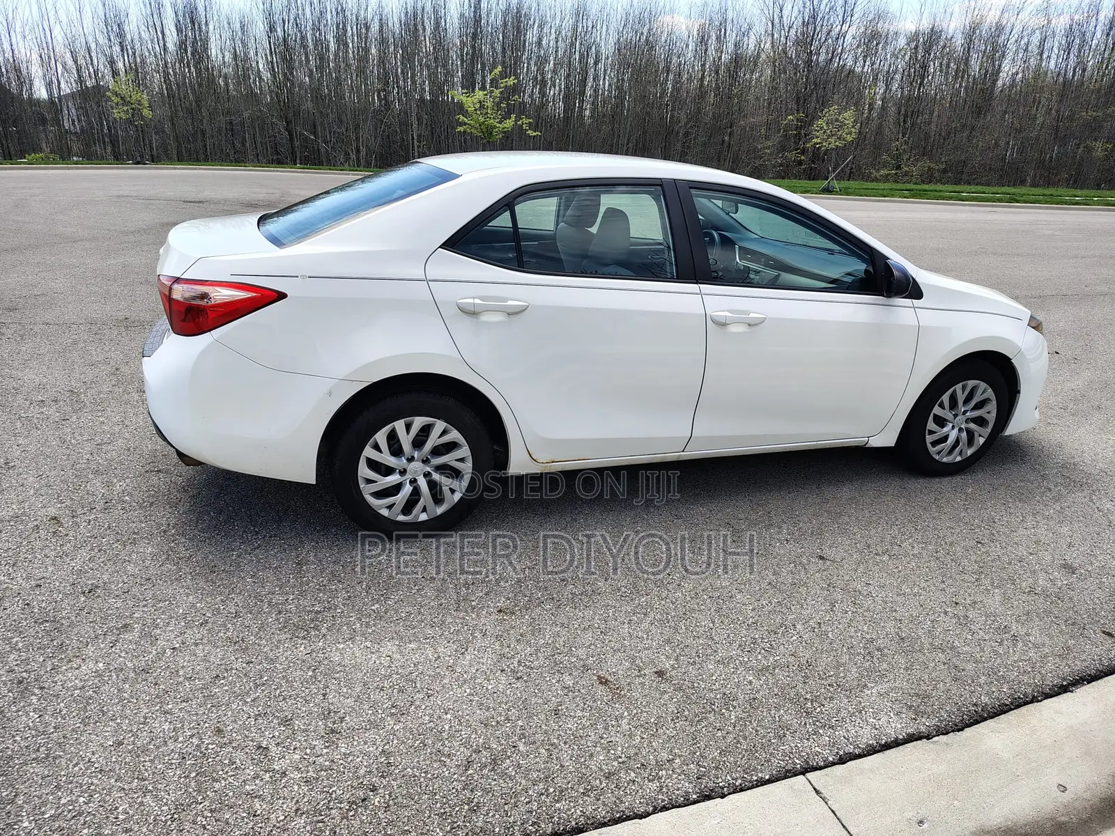 Toyota Corolla LE 4dr Sedan (1.8L 4cyl CVT) 2017 White