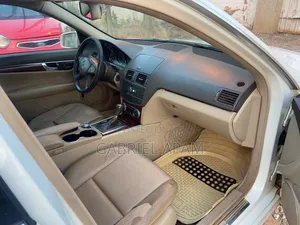 Mercedes-Benz C300 2013 Off white