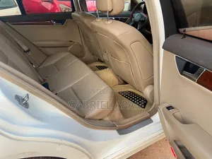 Mercedes-Benz C300 2013 Off white