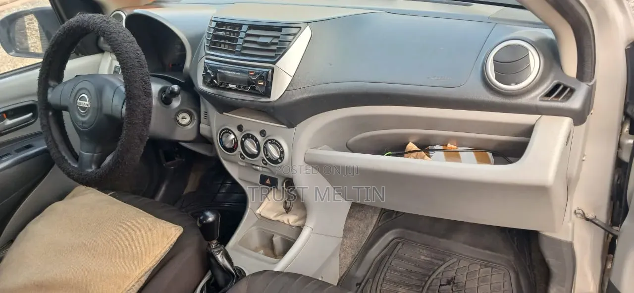 Nissan Pixo 1.0 FWD 2010 Silver