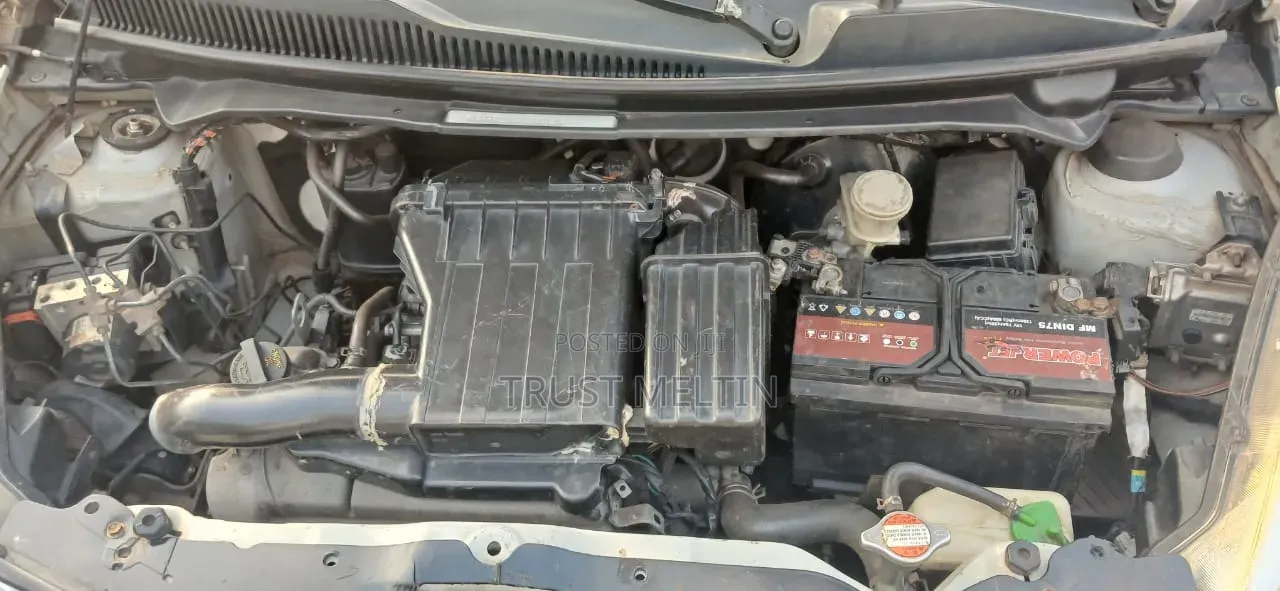 Nissan Pixo 1.0 FWD 2010 Silver