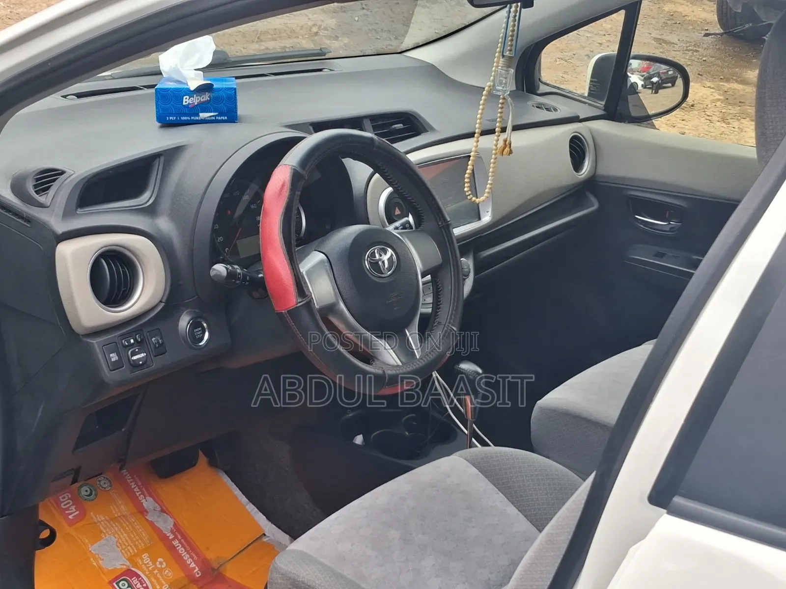 Toyota Vitz 2013 White