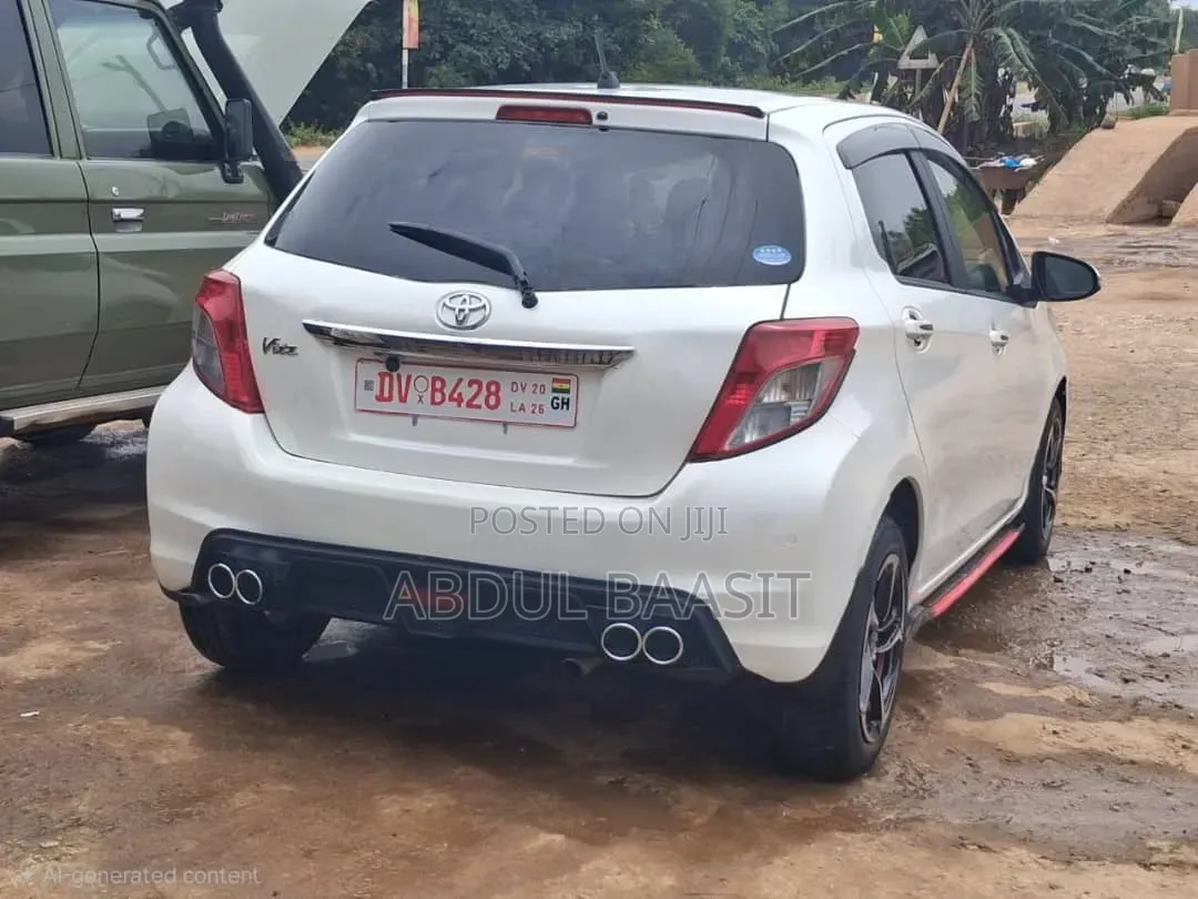 Toyota Vitz 2013 White