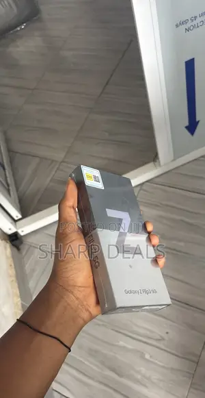New Samsung Galaxy Z Flip3 5G 256 GB Yellow